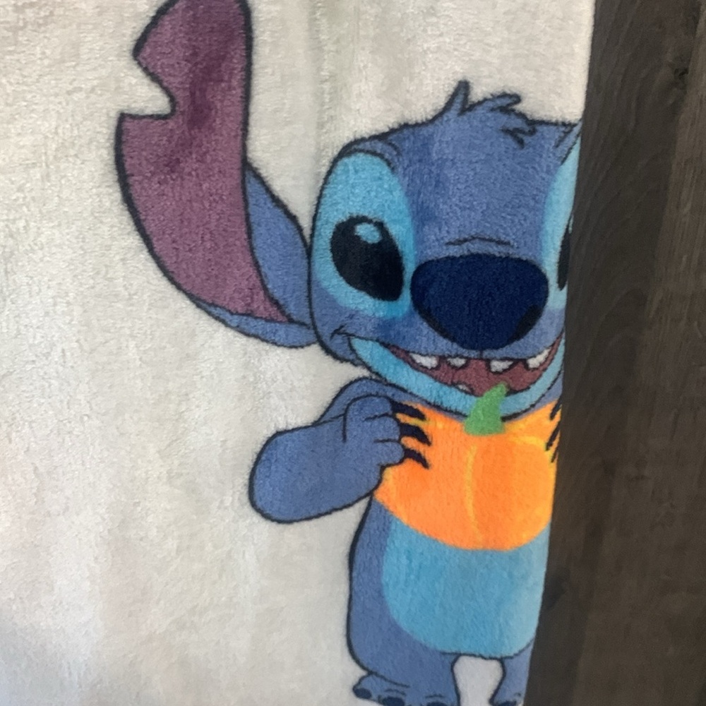 New Disney's Halloween Stitch With Pumpkins Plush 50 x 70 Throw Blanket With Tag - Picture 4 of 6